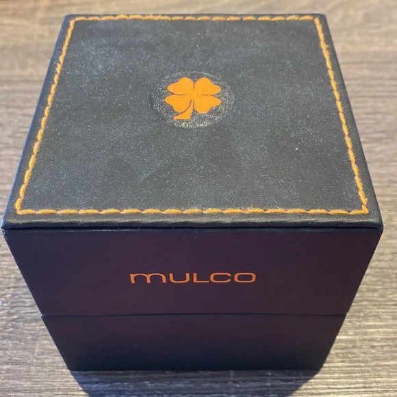 Mulco Unisex watch.  White band. Gold and silver bessel and trim - Picture 2 of 3